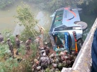 डडेल्धुराबाट काठमाडौँ जाँदै गरेको बस दुर्घटना हुँदा २२ यात्रु घाइते(नामावलीसहित)