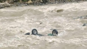 दार्चुलामा अटो नदीमा खस्दा एकको मृत्यु, दुई जना बेपत्ता