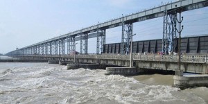 महाकालीमा जलसतह खतराभन्दा माथि, शारदा ब्यारेजमा ४ पाङ्ग्रे गाडी बन्द