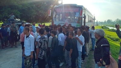 उत्तराखण्डमा बन्धक बनाइएका ५८ नेपाली गड्डाचौकी हुँदै फर्काइए