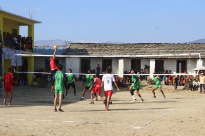 आयोजकले जित्यो डडेल्धुराको अजयमेरुमा भएको भलिबल प्रतियोगिताको उपाधि 