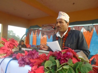 बैतडीमा एकै अधिकृतलाई तीन पालिकाको जिम्मेवारी