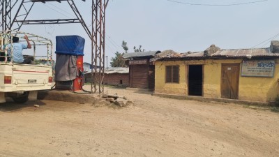 डडेल्धुरामा पेट्रोलियम पदार्थको हाहाकार, यस्तो छ कारण