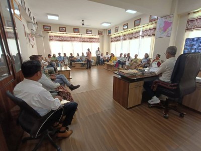राजधानी सार्ने चर्चाकाे विराेधमा गोदावरीका दलहरू