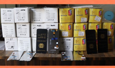 डडेल्धुराका युवक कैलालीमा ४२ लाख बराबरको भन्सार छली सामग्रीसहित पक्राउ