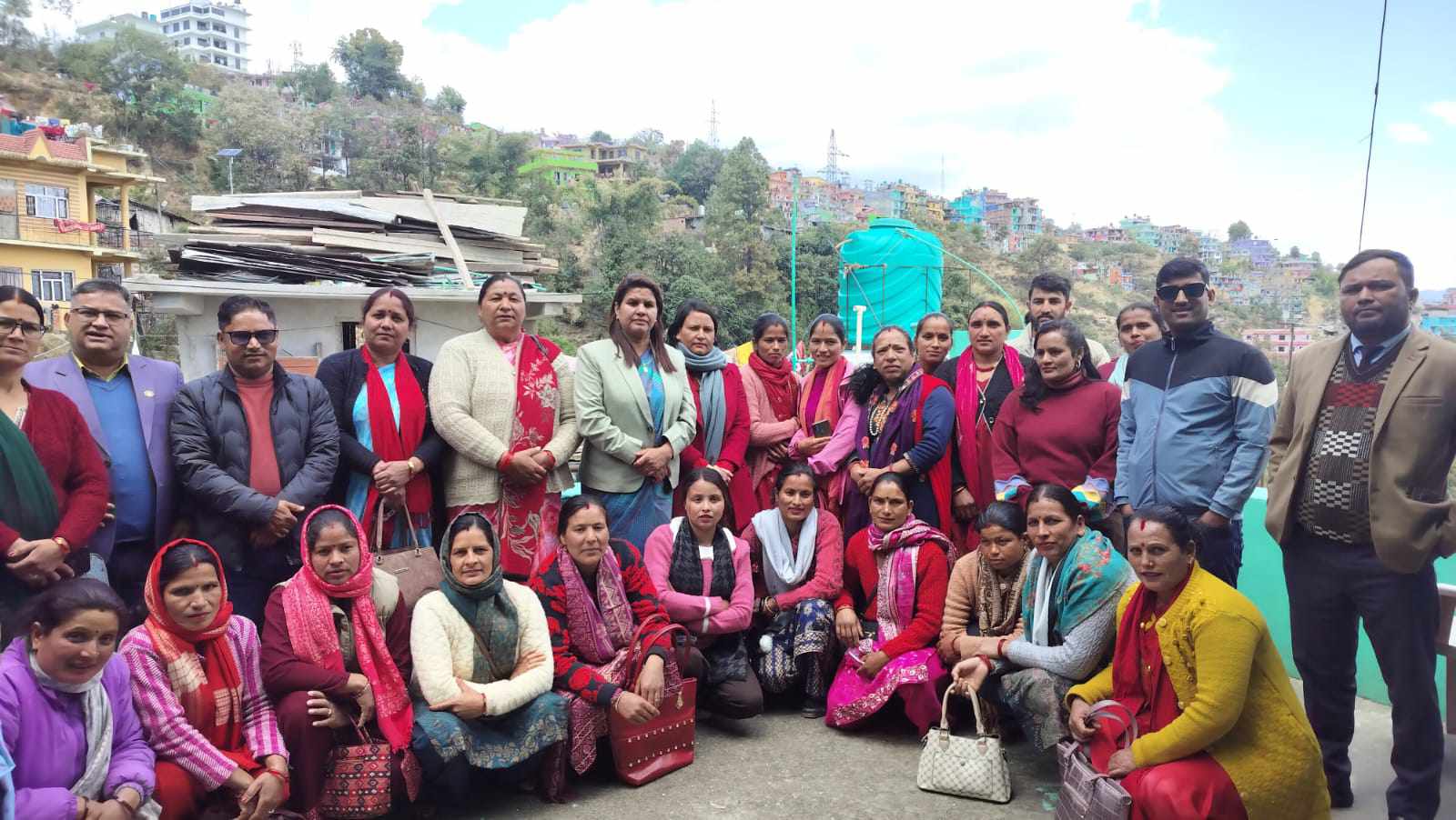 डडेल्धुरामा उद्यमी महिलालाई बित्तीय सेवा र स्थानीय सरोकारवालासँग सहकार्य सम्बन्धी कार्यक्रम