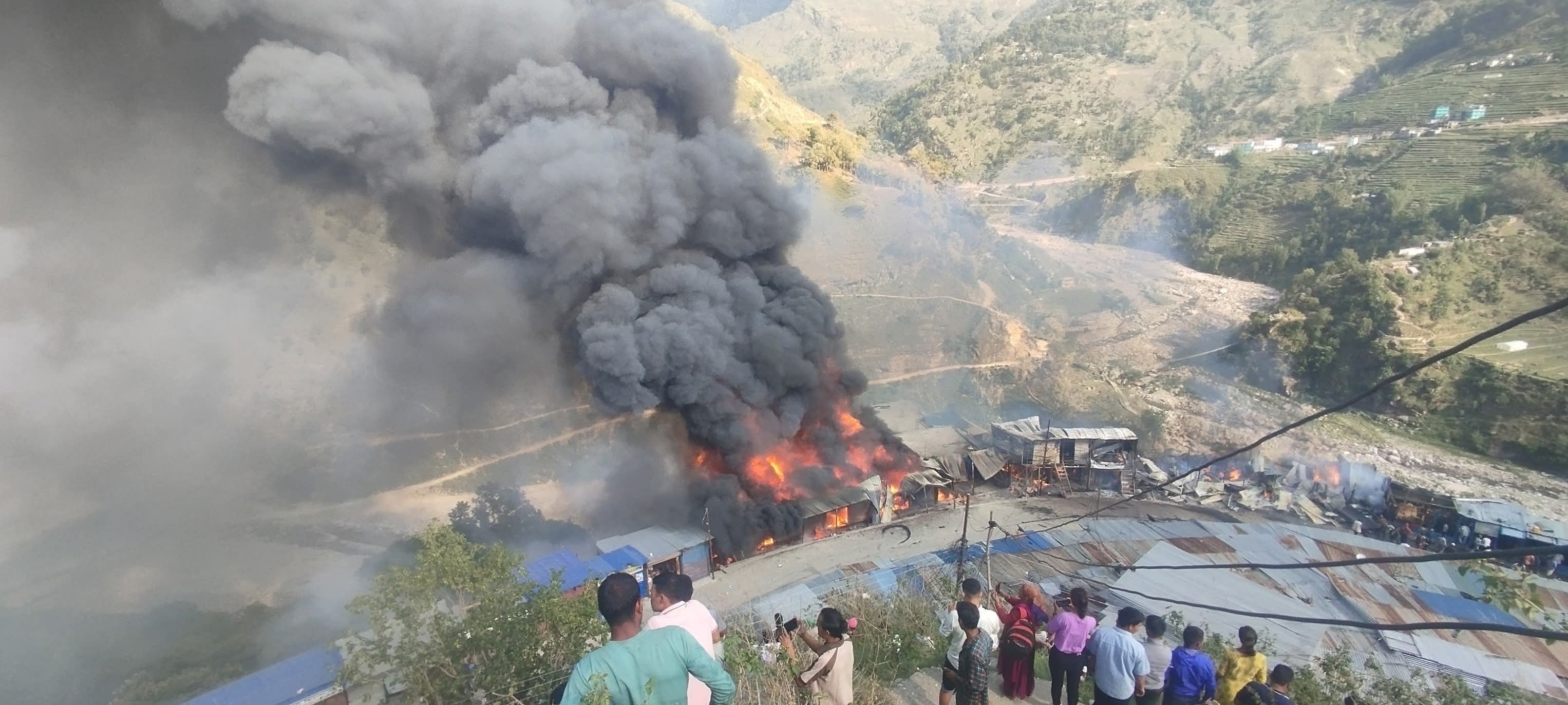 बाजुराकाे बाम्का बजारमा आगलागी