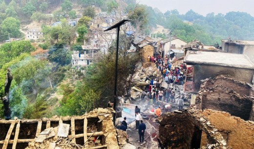 अछामको जयगढ बजारमा भीषण आगलागी: २९ घर जले, सात करोडभन्दा बढीको क्षति