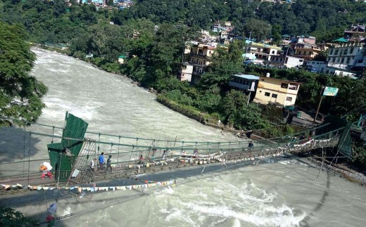 दार्चुलामा महाकाली नदीको पुल भारतीय पक्षले बन्द गरेपछि आवतजावत ठप्प