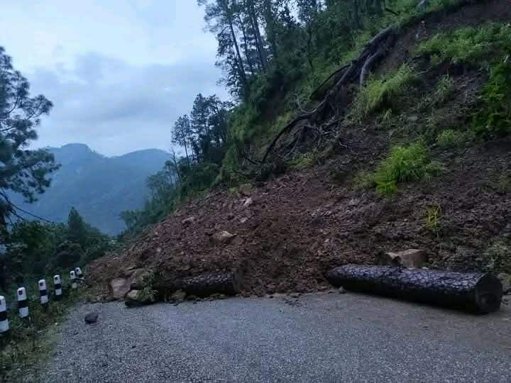 पहिरोले भीमदत्त राजमार्ग अवरुद्ध