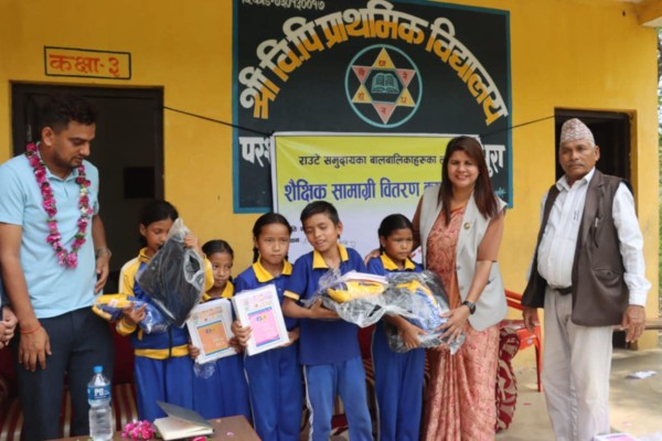 राउटे विद्यार्थीलाई शैक्षिक सामग्री वितरणपछि मन्त्री खड्काले भनिन् -सरकार आवाजविहीनको अभिभावक हो