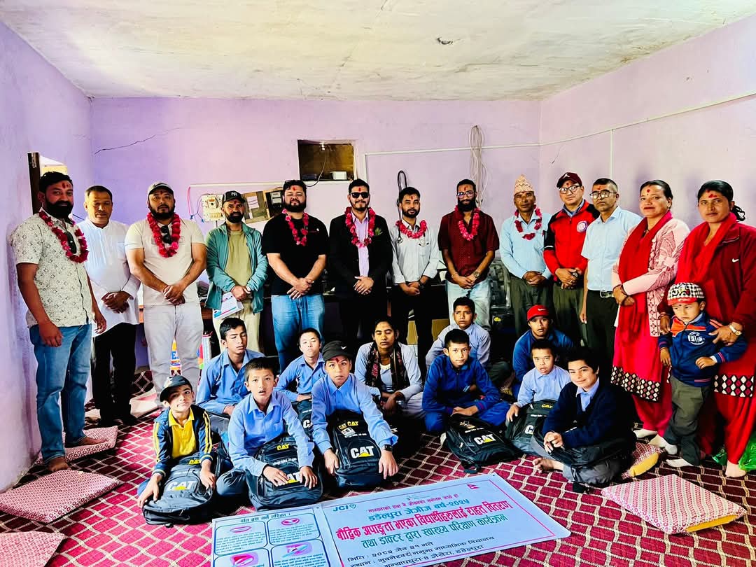 डडेल्धुरा जेसीजद्वारा बौद्धिक अपांगता भएका विद्यार्थीहरूलाई राहत वितरण र स्वास्थ्य परीक्षण