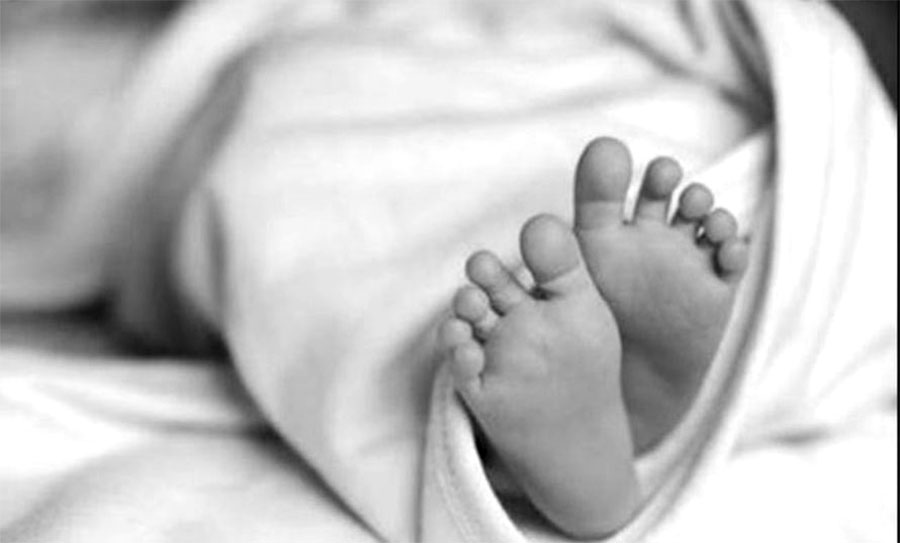 बाजुरामा बसको ठक्करबाट बालकको मृत्यु