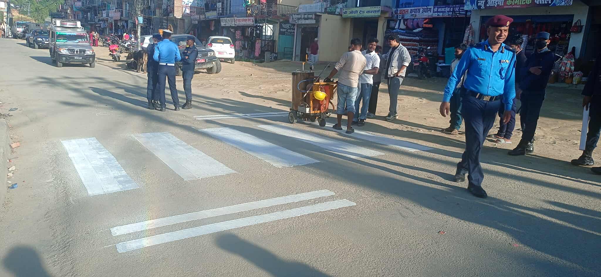 ट्राफिक व्यवस्थापन र दुर्घटना न्यूनीकरणका लागि डडेल्धुरामा जेब्रा क्रसिङ